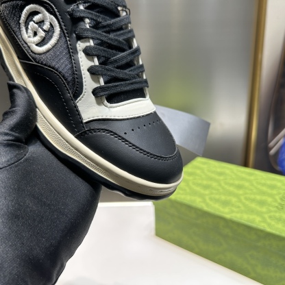 Mac80 Low Top Sneaker