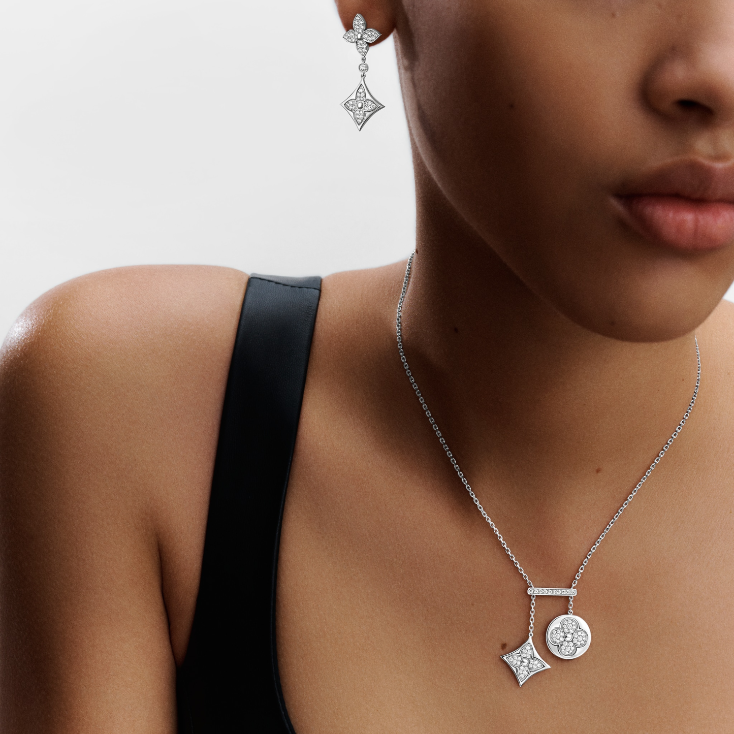 Color Blossom Neglige Necklace, White Gold And Diamonds