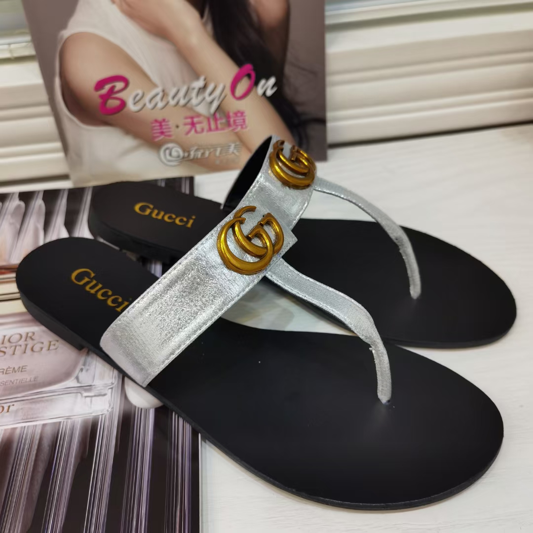 LEATHER THONG SANDAL WITH DOUBLE G