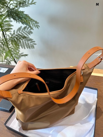 Aimée large leather shoulder bag