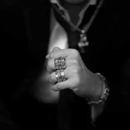 CH PLUS PENTAGON RING