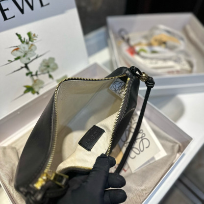 Hammock hobo in classic calfskin