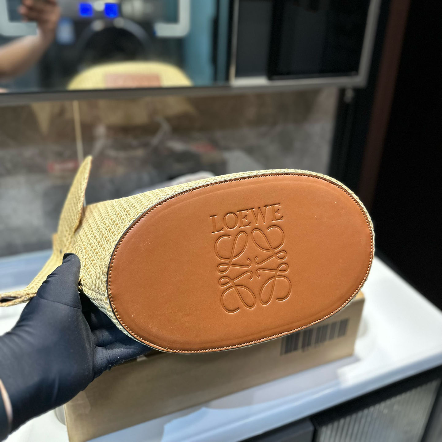 Elephant basket in raffia and calfskin