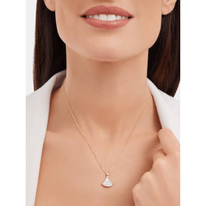 DIVAS DREAM NECKLACE