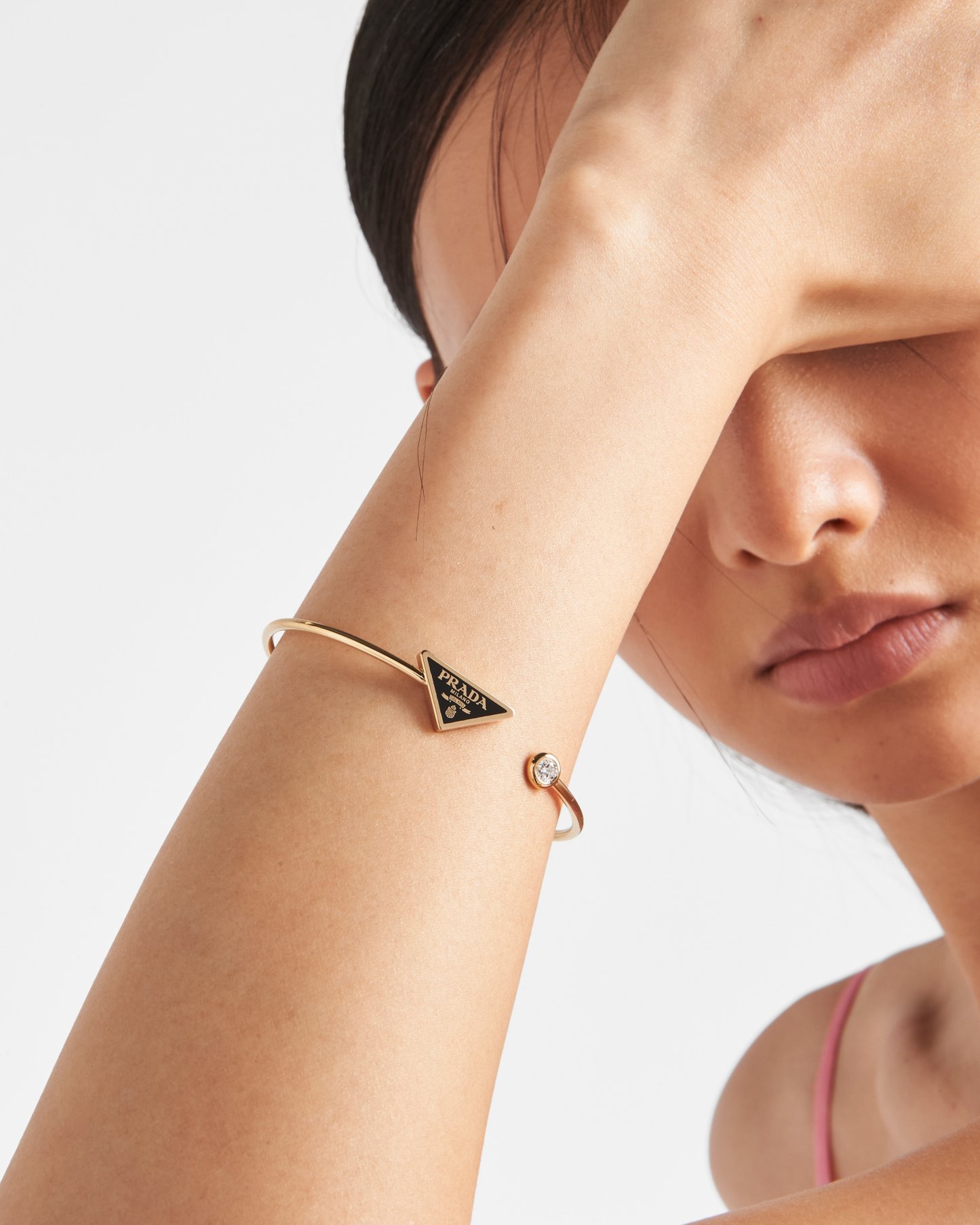 Eternal Gold bangle bracelet in yellow gold with diamond