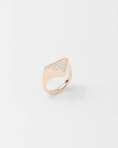 Eternal Gold signet ring in yellow gold with diamonds