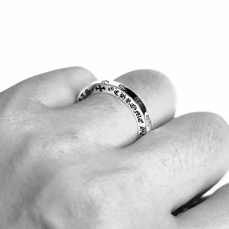 ROLLING STONES RING – LIP & TONGUE SPACER