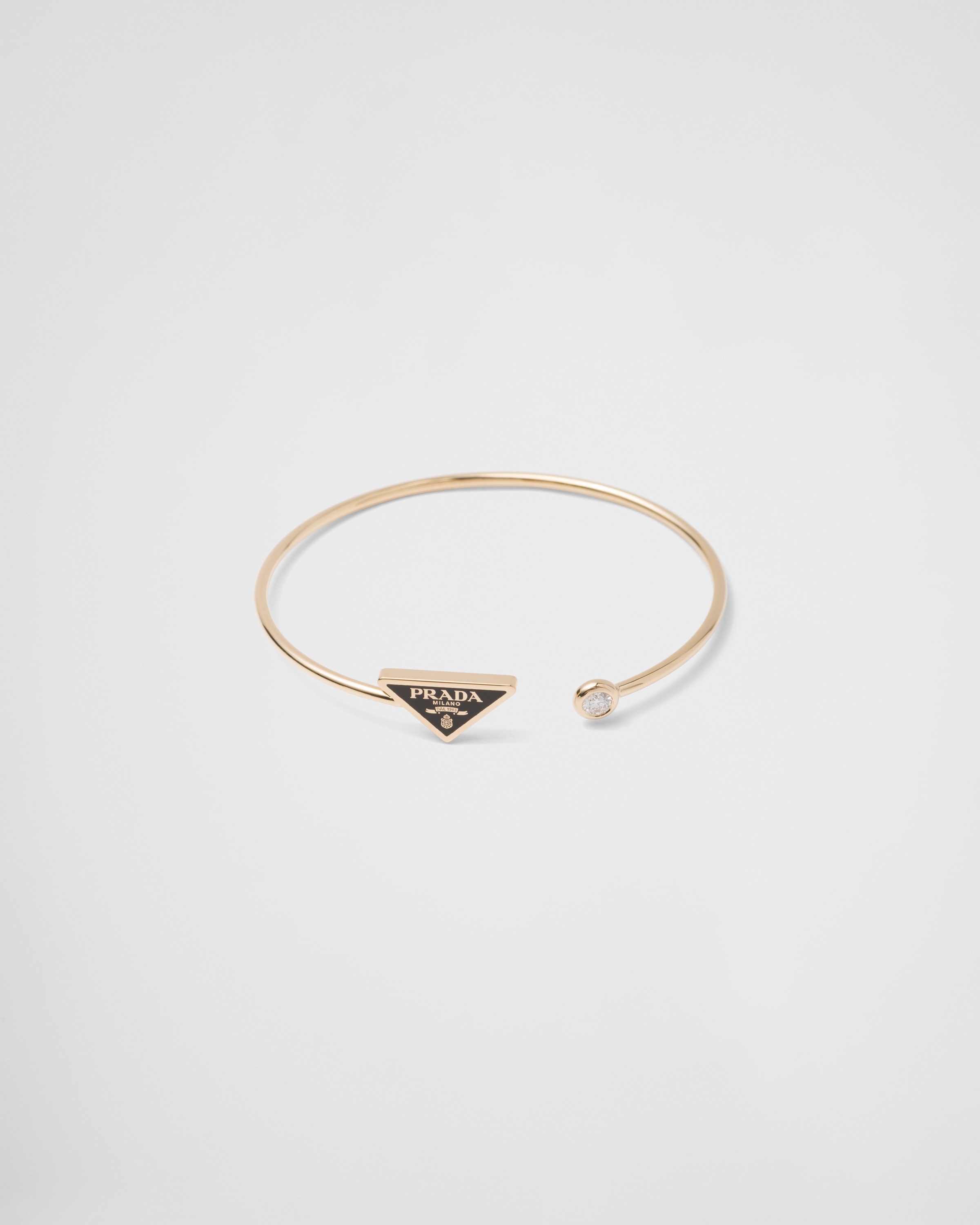 Eternal Gold bangle bracelet in yellow gold with diamond