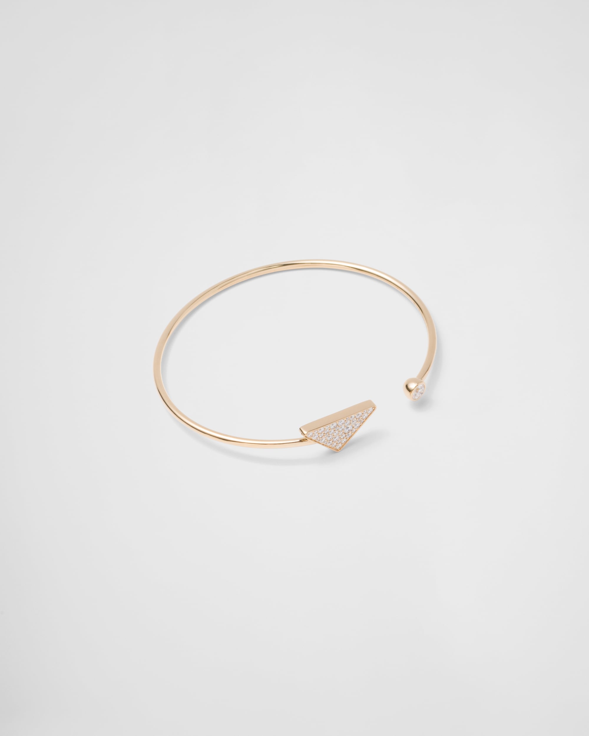 Eternal Gold bangle bracelet in yellow gold with diamonds