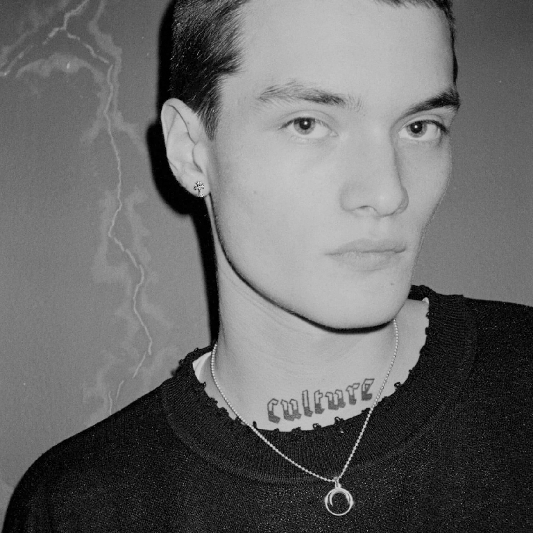 CH CROSS BABY FAT STUD PIERCE WITH PAVE DIAMOND