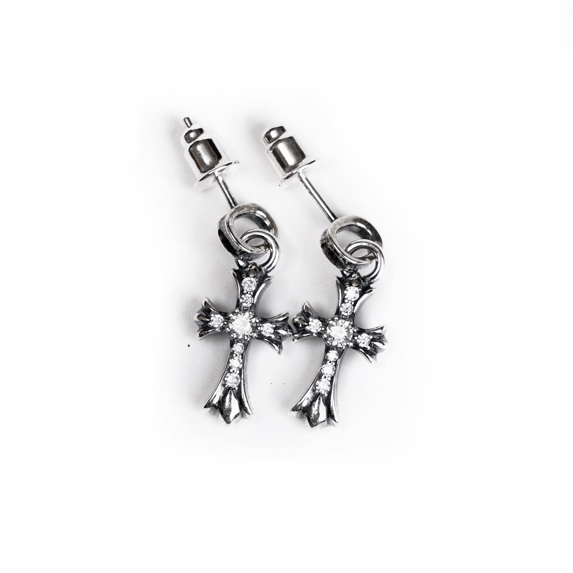 CH CROSS BABY FAT STUD EARRINGS WITH PAVÉ DIAMOND AND PAVÉ DIAMOND CUFF