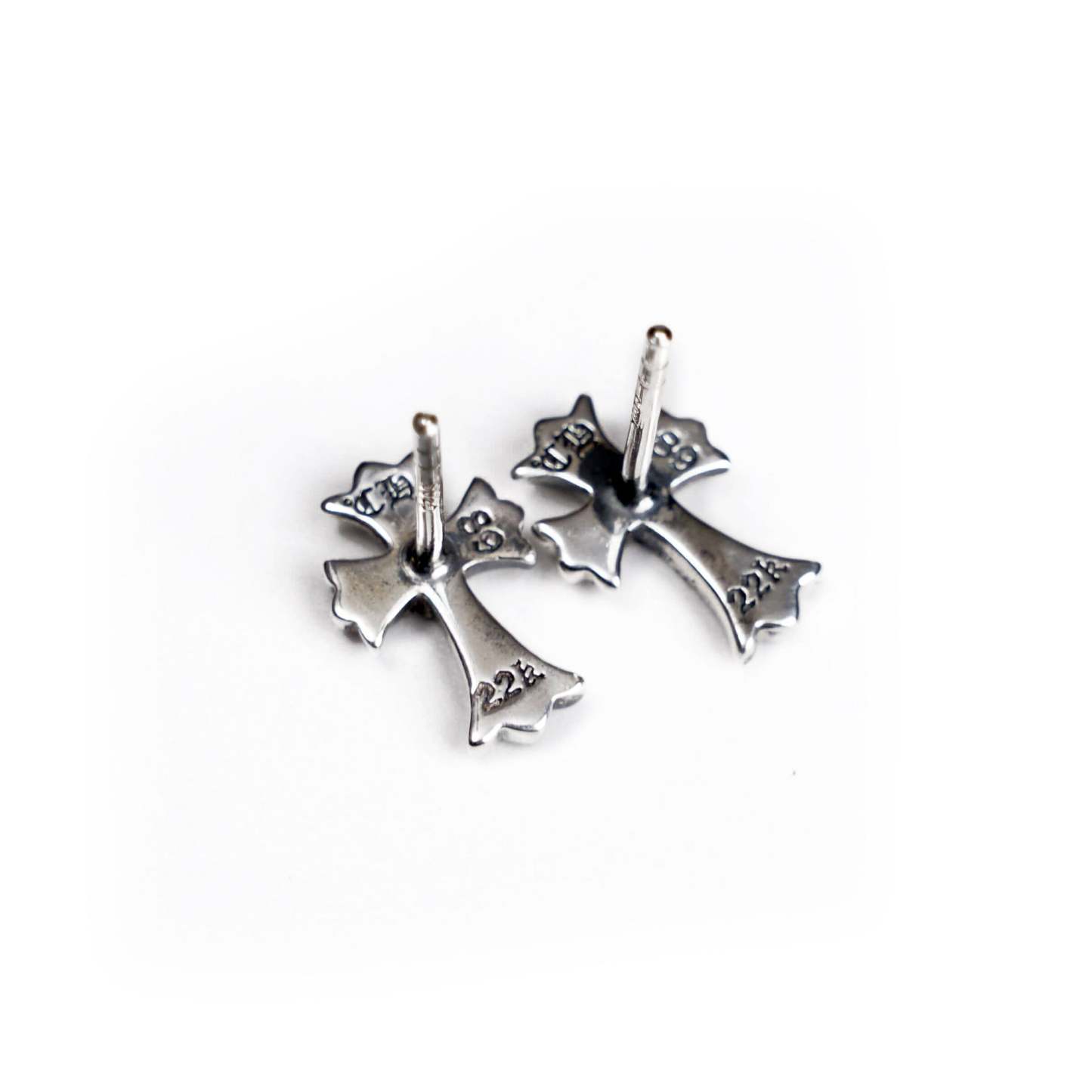 CH CROSS BABY FAT STUD PIERCE WITH PAVE DIAMOND