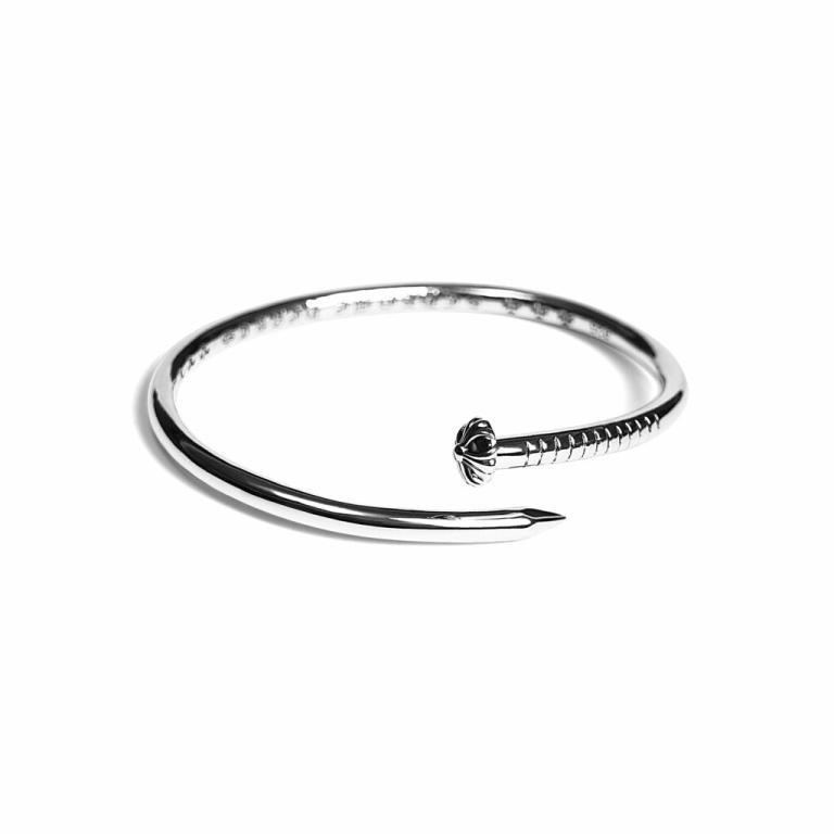 CROSSBALL NAIL BANGLE