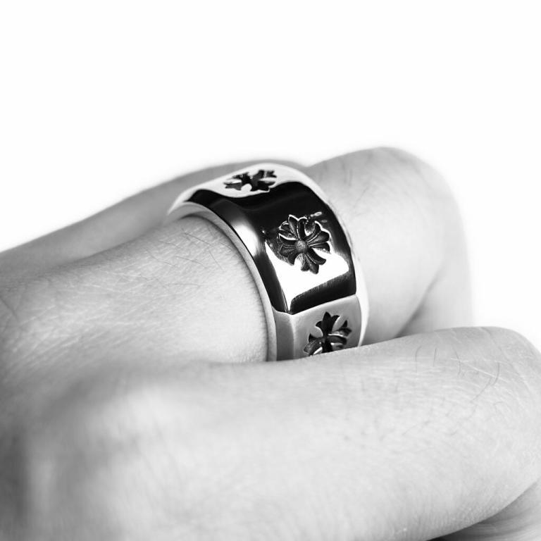 CH PLUS THICK BAND RING