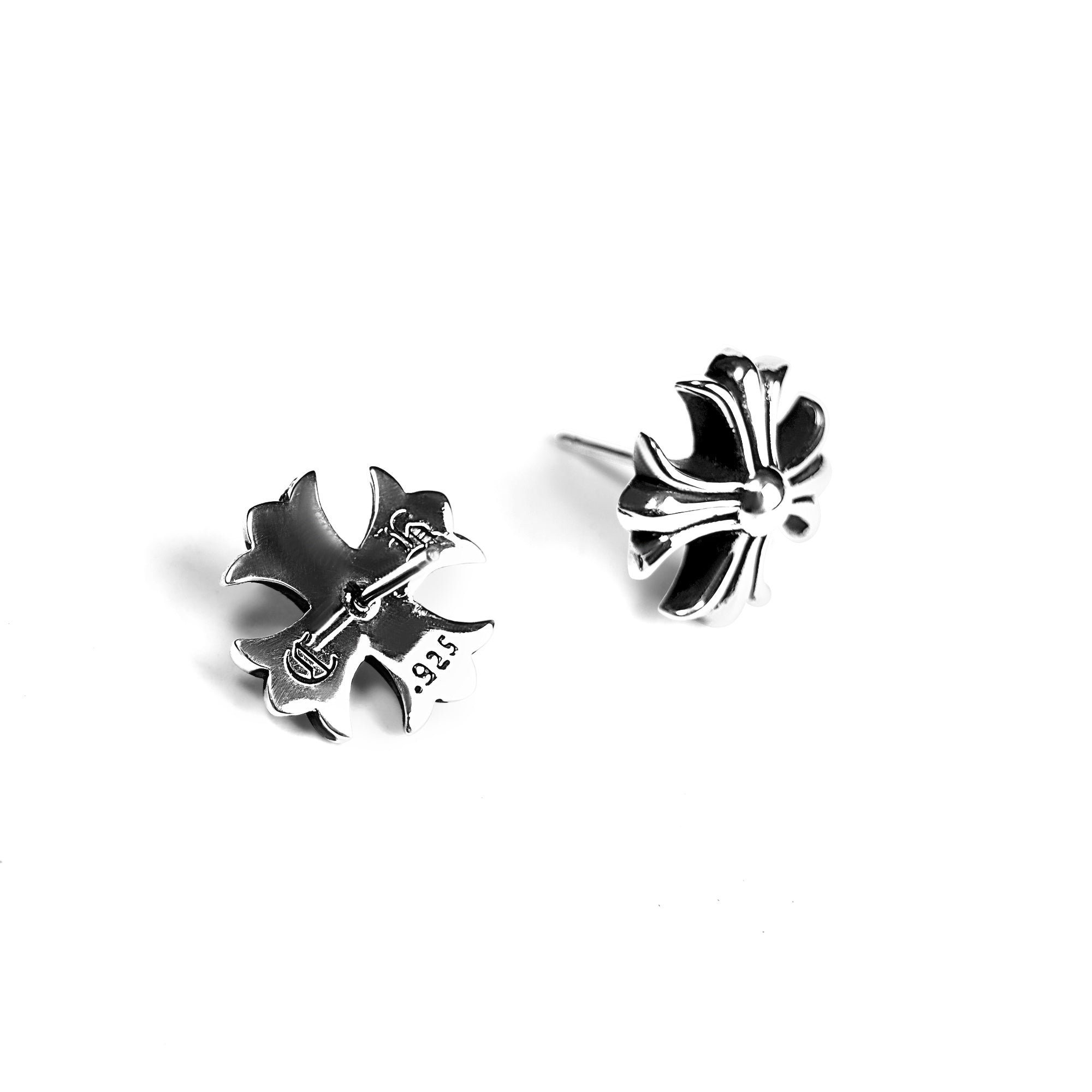 CROSS CUT OUT STUD EARRING