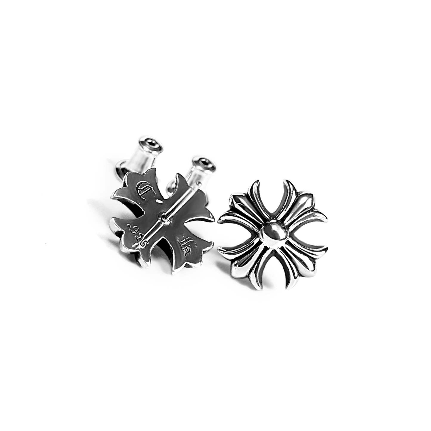 CROSS CUT OUT STUD EARRING