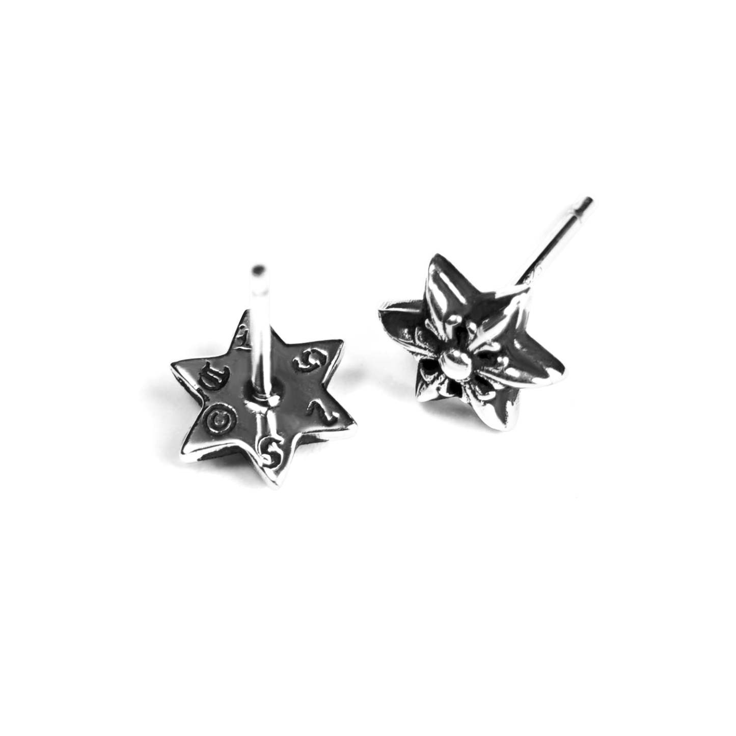 CUT OUT STAR EARRING
