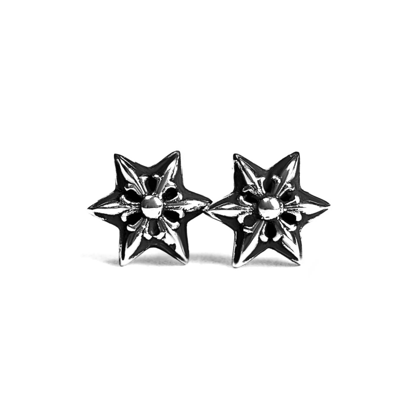 CUT OUT STAR EARRING