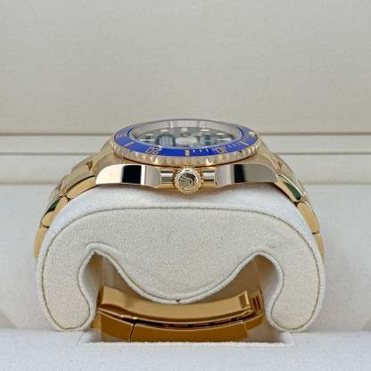 Submariner Date, 18k Yellow Gold, 41mm, Ref# 126618lb-0002