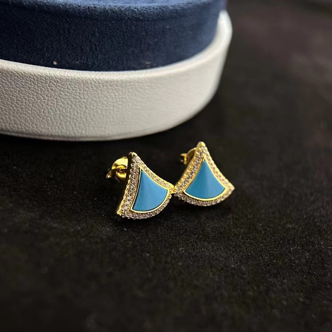 DIVAS’ DREAM EARRINGS