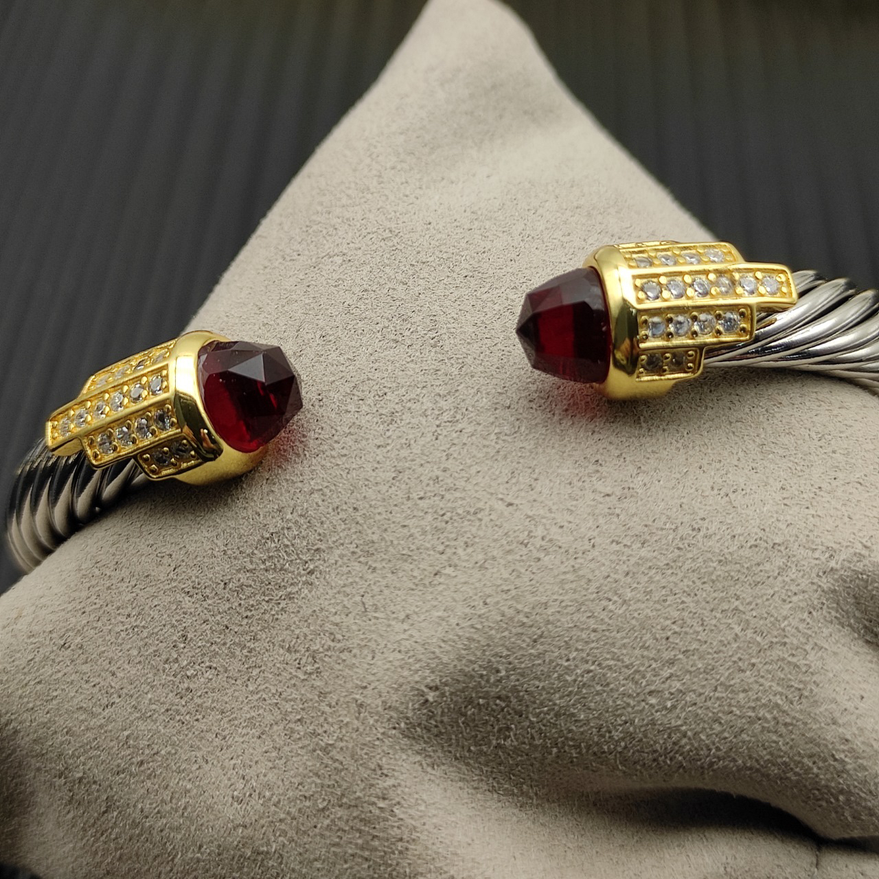 7mm Cable Bracelet with Red & Diamond Accents – Gold Cap