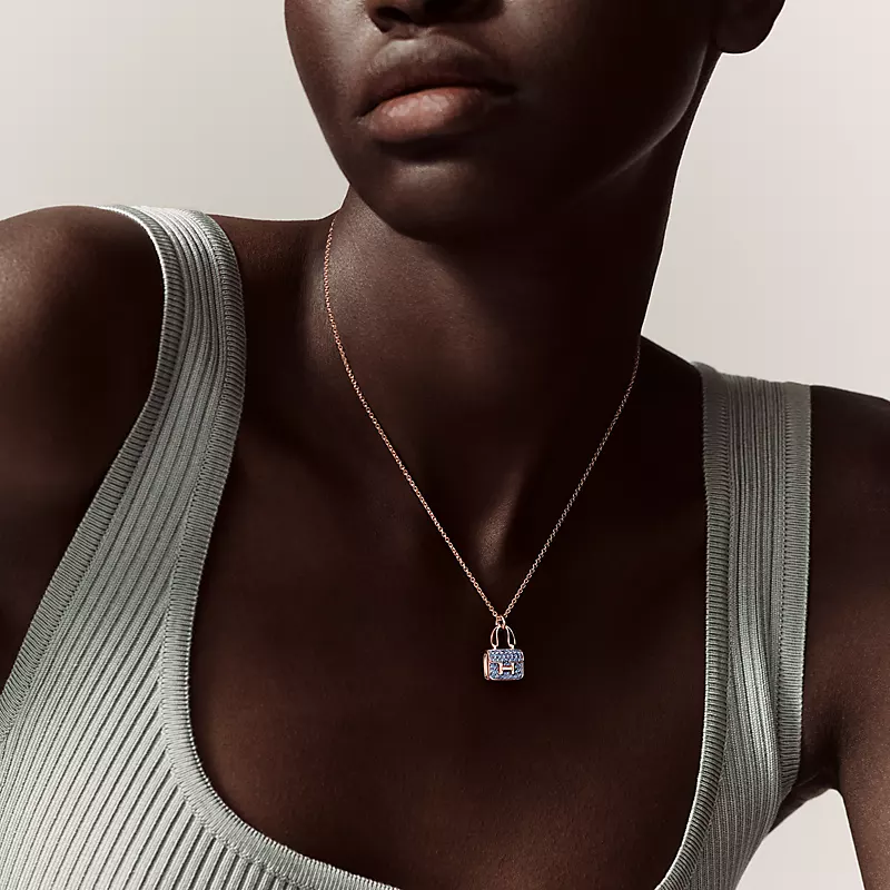 Amulettes Constance pendant