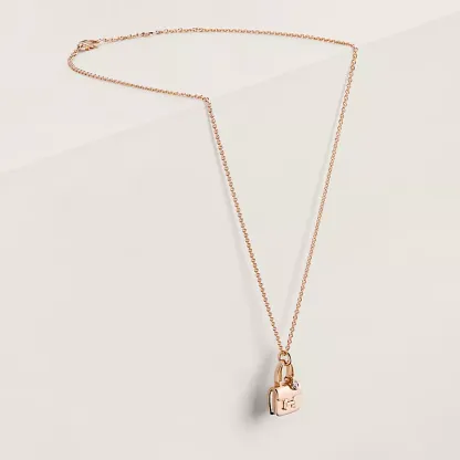 Amulettes Constance pendant