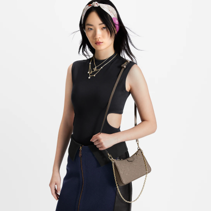 Easy Pouch On Strap M81862