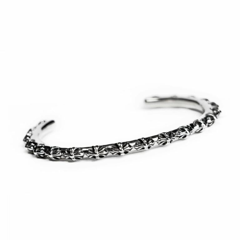 CH PLUS HOOP BANGLE