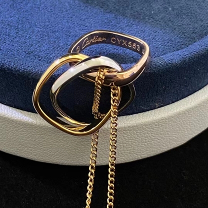 TRINITY CUSHION NECKLACE