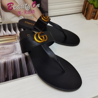 LEATHER THONG SANDAL WITH DOUBLE G