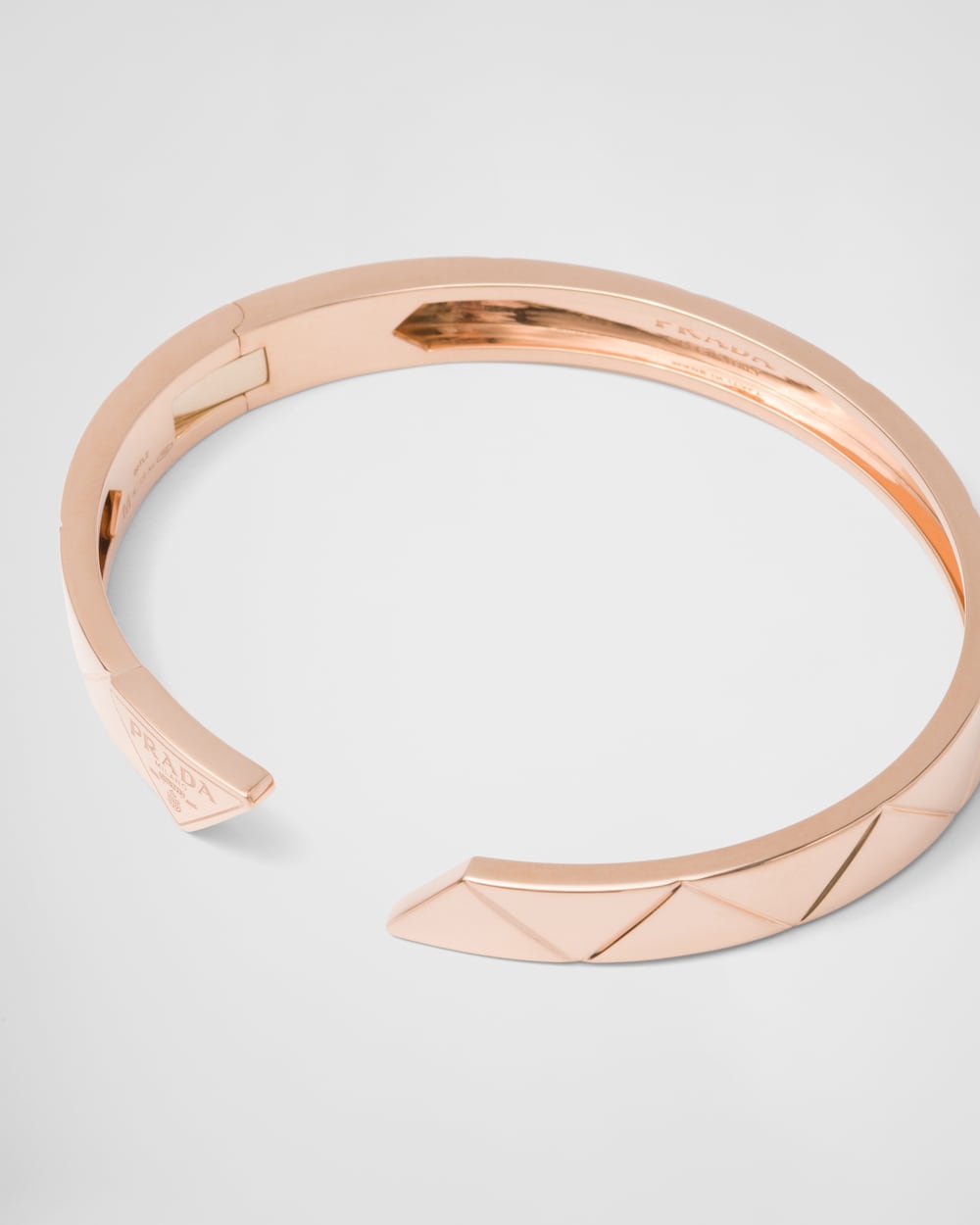 Eternal Gold bangle bracelet in pink gold