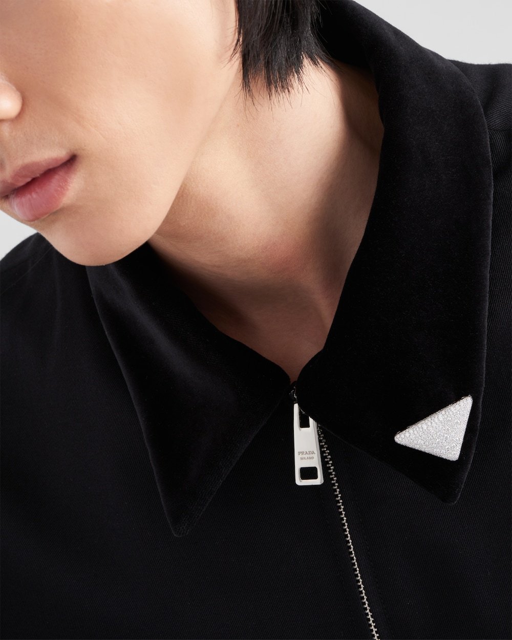 Eternal Gold brooch in white gold with diamonds