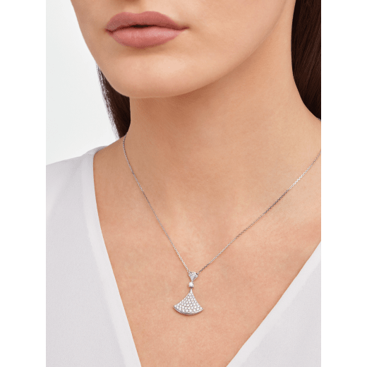 DIVAS DREAM NECKLACE