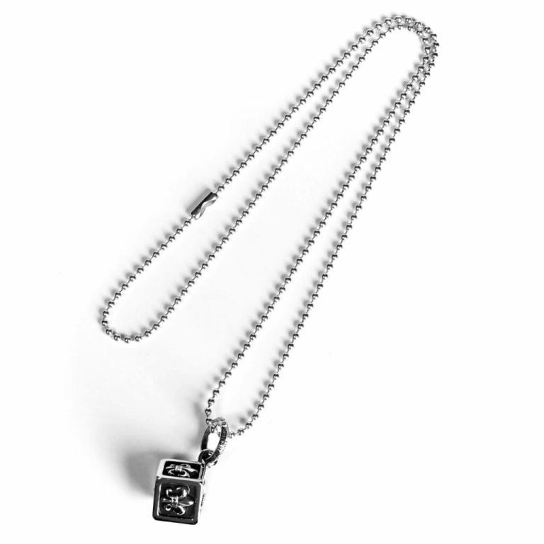 FLEUR CUBE PENDANT