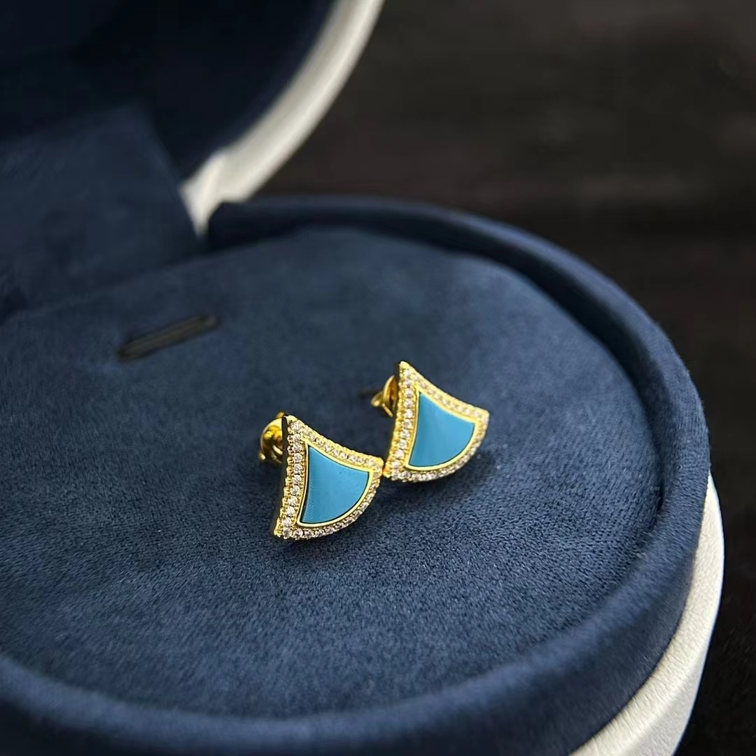 DIVAS’ DREAM EARRINGS