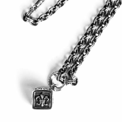FLEUR CUBE PENDANT