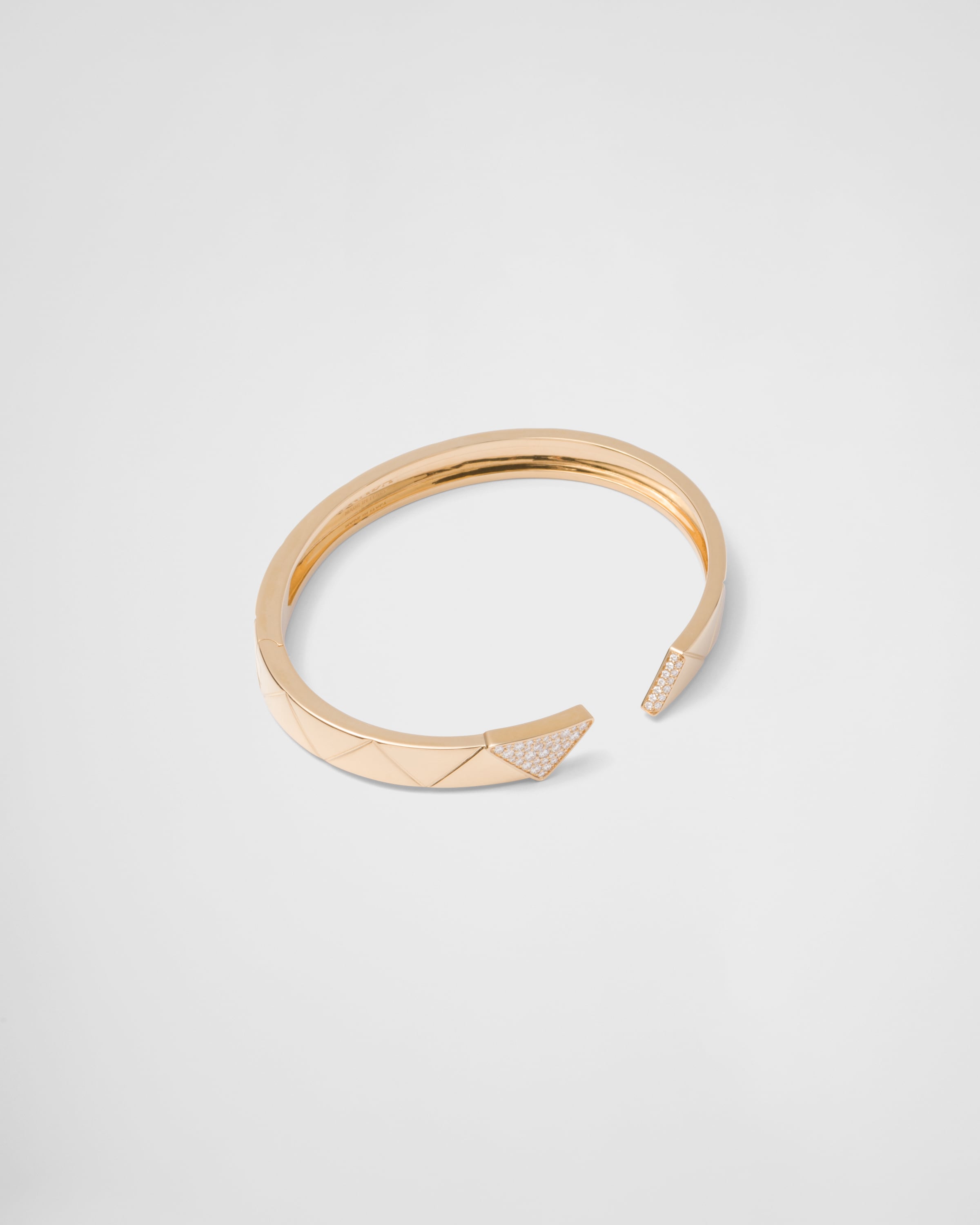 Eternal Gold bangle bracelet in yellow gold with diamonds