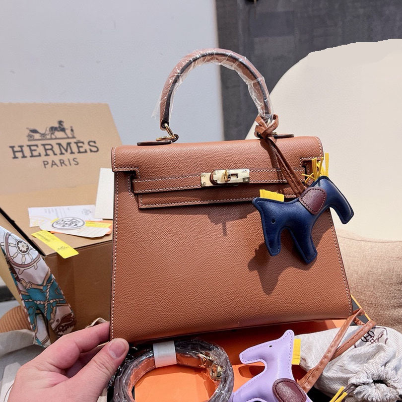 Kelly 25 Sellier Bag Gold Epsom Leather with Gold Hardware