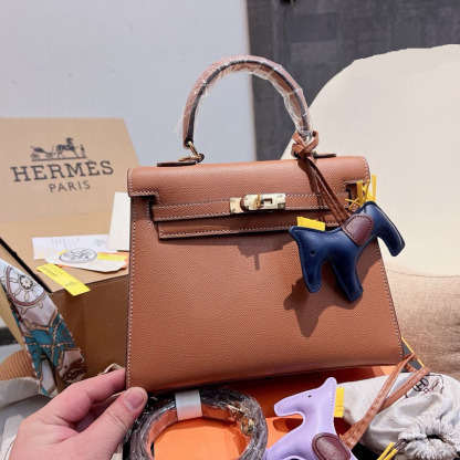 Kelly 25 Sellier Bag Gold Epsom Leather with Gold Hardware