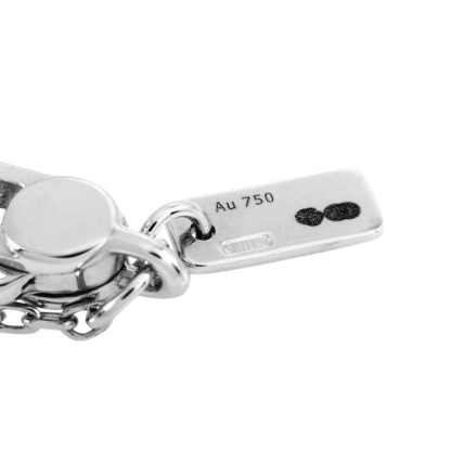 Icon Twirl 18 Karat White Gold Pendant Necklace