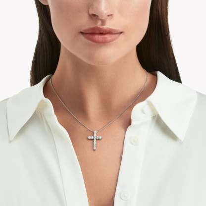Round Diamond Cross Small Pendant