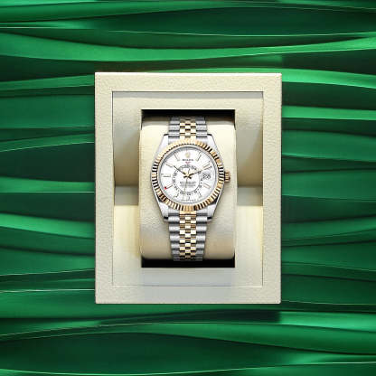 Sky-Dweller, 42mm, Oystersteel and 18k Yellow Gold, Ref# 336933-0006