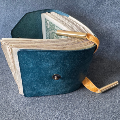THE GENUINE LEATHER CASH WRAP WALLET