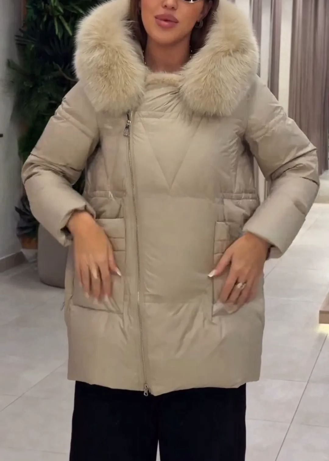 Elegant Duck - Down Coat with Plush Fur Collar