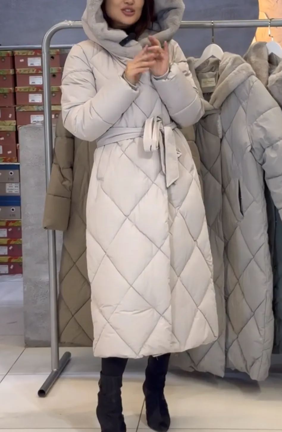 Elegant Quilted Puffer Coat with Fur Collar