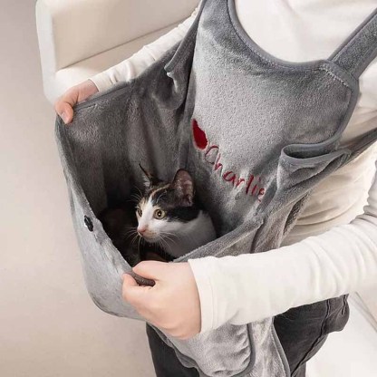 Personalized velvet embroidered name cat hugging apron adjustable apron 