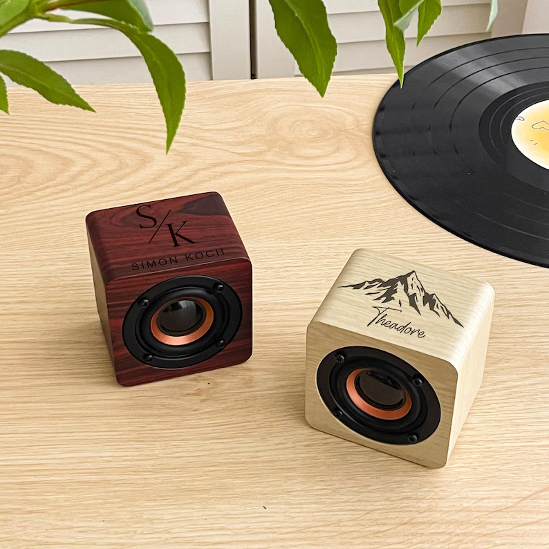 Personalized Wooden Cube Speaker – Custom Name, Role & Date Gift for Groomsmen and Best Man