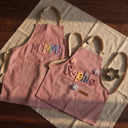 Personalized Parent & Child Aprons – Custom Raised Name Matching Baking Set for Parent & Child