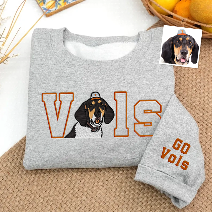 [Copy]Custom College Team Embroidered Sweatshirt – Personalized College Spirit Wear, Pet Protrait Embroidered Sweatshirt, Game Day Outfit